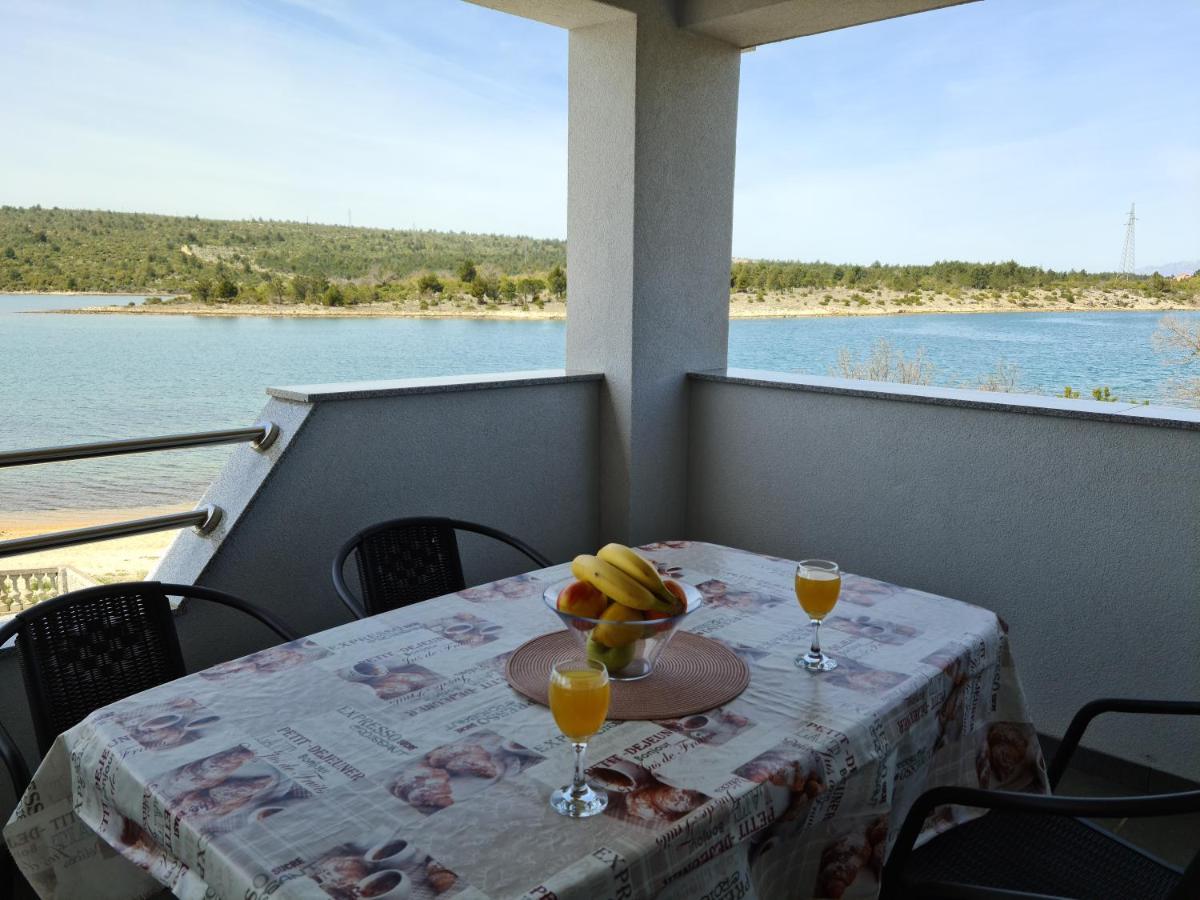 Apartmani Rudi Anic Exterior photo