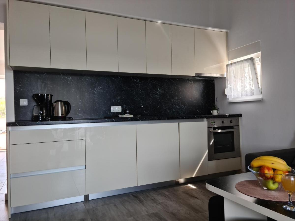 Apartmani Rudi Anic Exterior photo